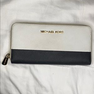 Micheal Kors Wallet